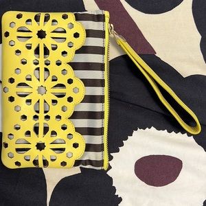Henri bendel small wristlet